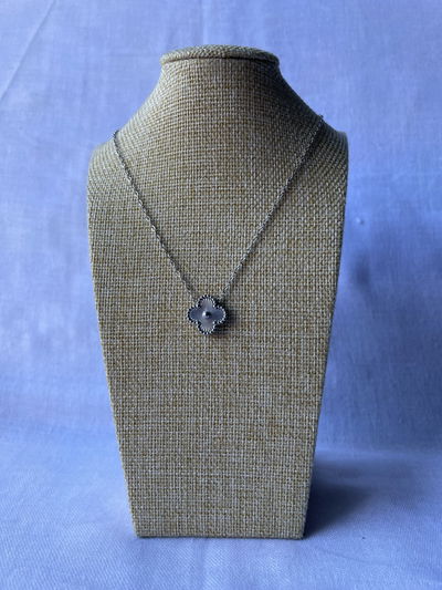 Collar Trébol Plateado