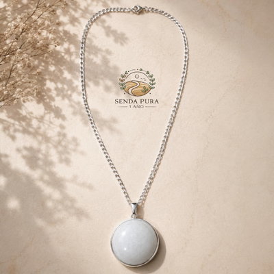 Cadena de acero quirúrgico blanco con dije de piedra natural cuarzo blanco
