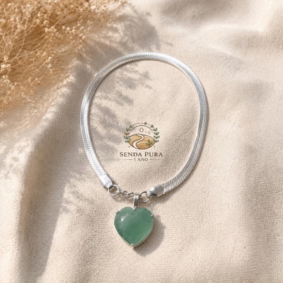 Pulsera de acero quirúrgico blanco con dije de piedra natural cuarzo verde