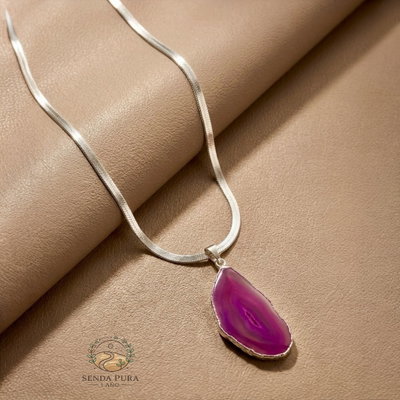 Cadena de acero quirúrgico con dije de piedra natural Ágata Fuscia