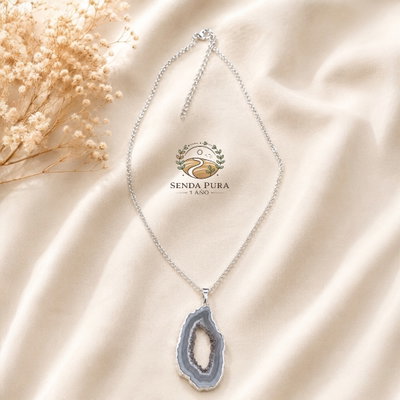 Cadena de acero quirúrgico blanco con piedra natural Geoda de ágata Gris