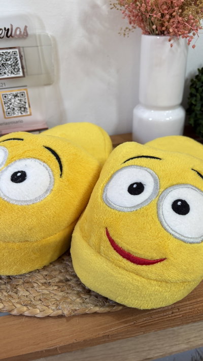 Pantuflas minions 