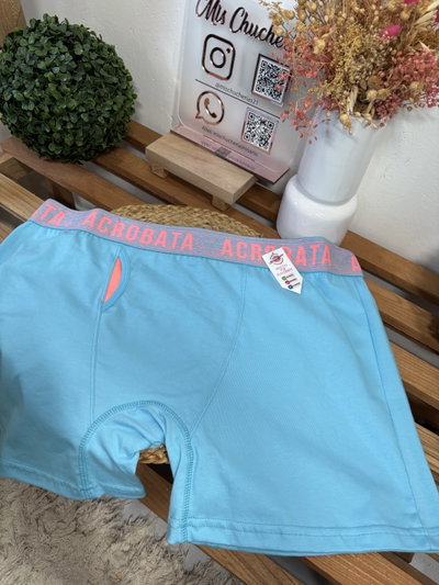 Boxer acrobata 