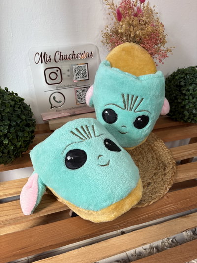 Pantuflas baby yoda