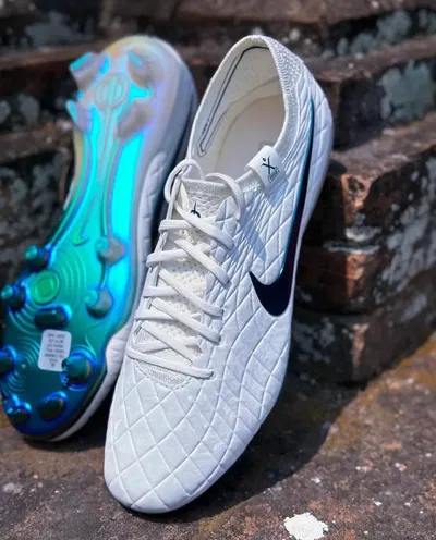 NIKE TIEMPO LEGEND 10