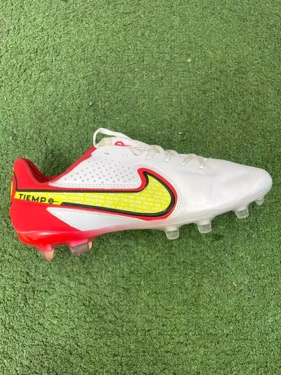 NIKE TIEMPO LEGEND 9