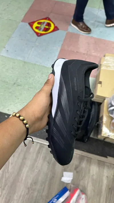 ADIDAS PREDATOR