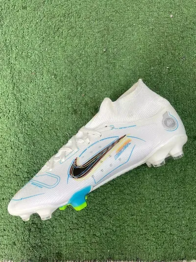 NIKE MERCURIAL SUPERFLY 8