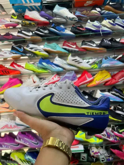 NIKE TIEMPO LEGEND 9