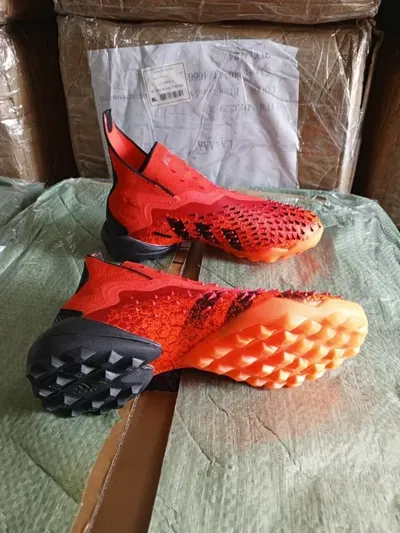 ADIDAS PREDATOR