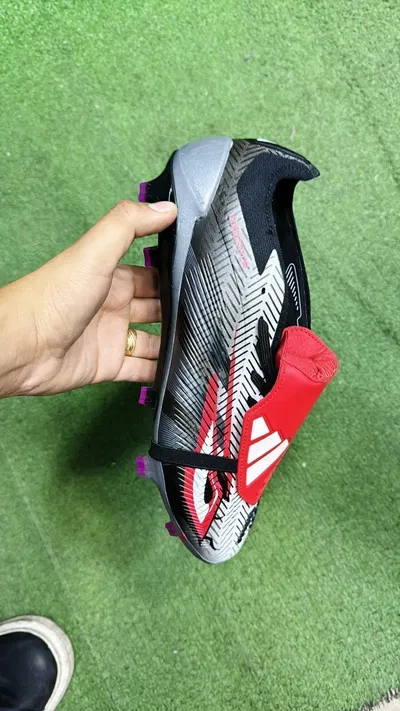 ADIDAS PREDATOR
