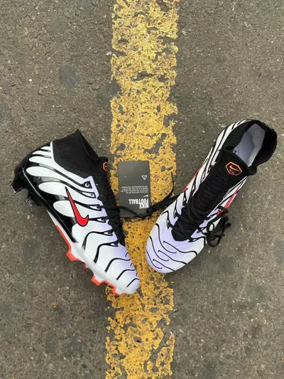 NIKE MERCURIAL SUPERFLY 9