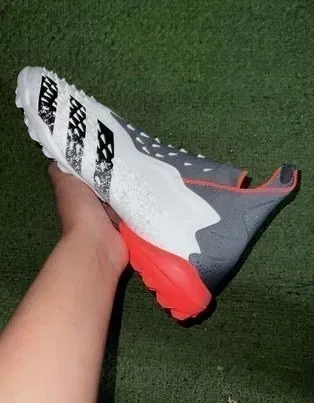 ADIDAS PREDATOR