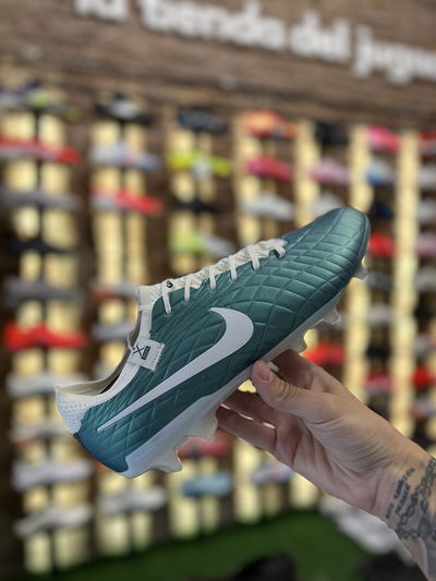 NIKE TIEMPO LEGEND 10 
