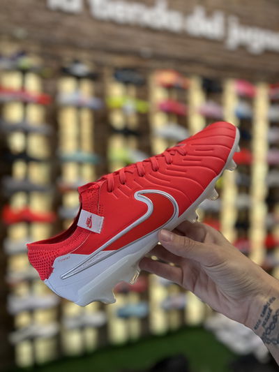 NIKE TIEMPO LEGEND 10 