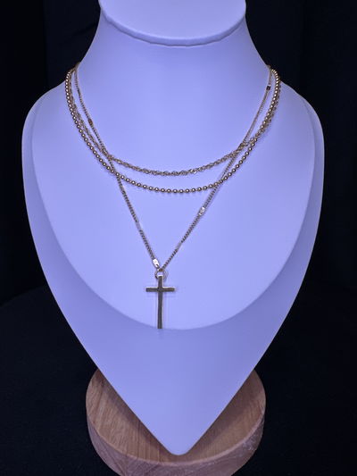 Cadena triple cruz 