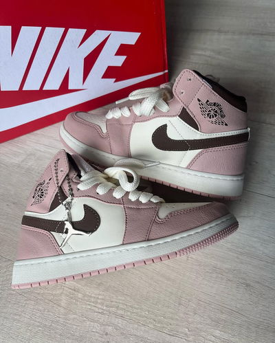 NIKE JORDAN ROSA