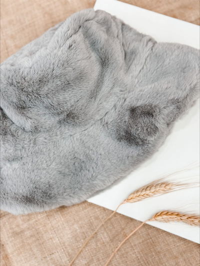 Gorro piel gris