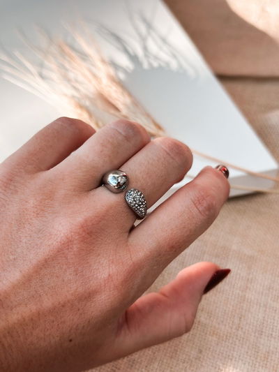 Anillo Nora plateado acero quirurgico