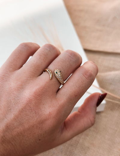 Anillo serpiente dorado regulable