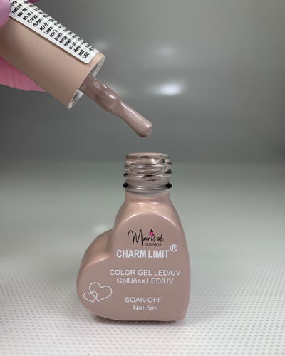 Esmalte SEMIPERMANENTE charm limit