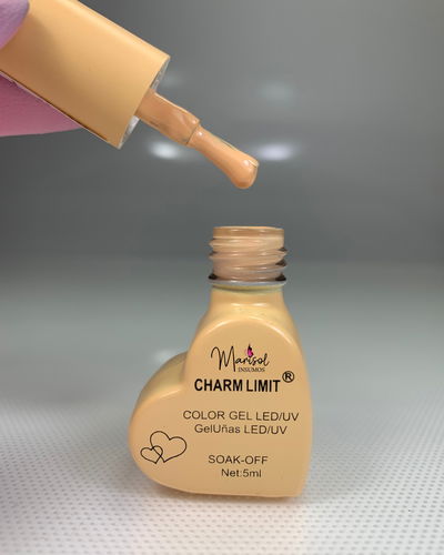 Esmalte SEMIPERMANENTE charm limit