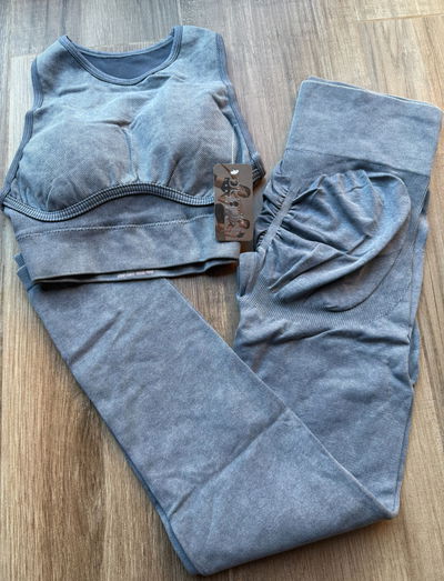 Conjunto 2 piezas top + calza L/XL (40/42)