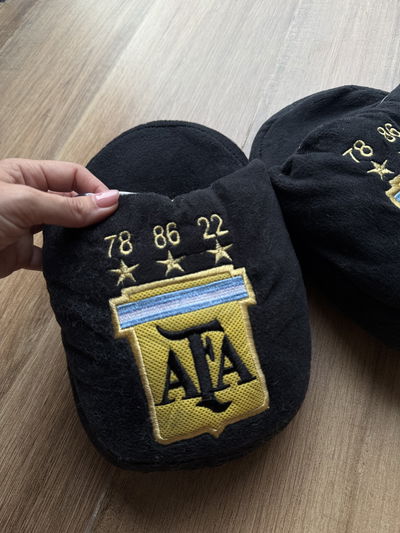 Pantuflas bordadas Afa negro