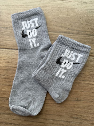 Medias adulto caña 3/4 just Do It gris