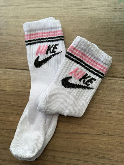 Medias adulto caña 3/4 Nike rosa negro 