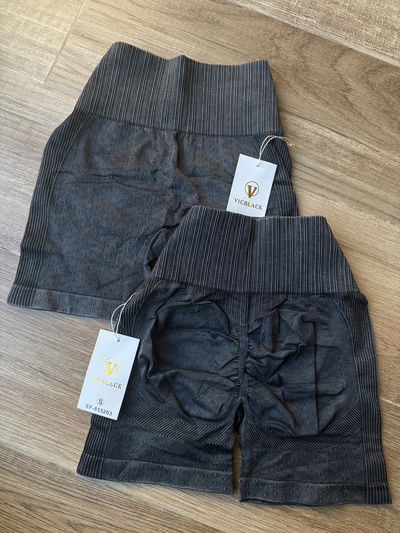 Short prelavado Vicblack pintitas M (38/40)