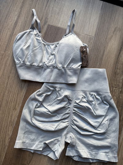 Conjunto Dlirio top + short L/XL (42/44)