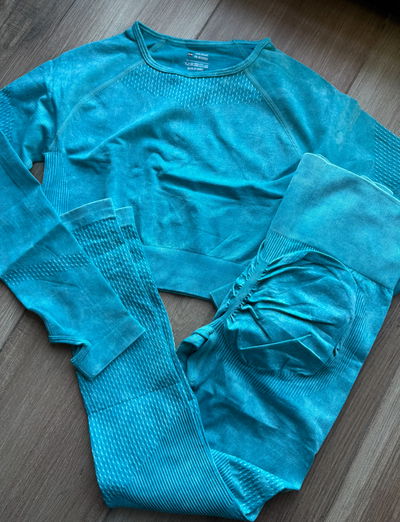 Conjunto 2 piezas crop top + calza L/XL (40/44)