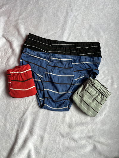 Slip de hombre rayado