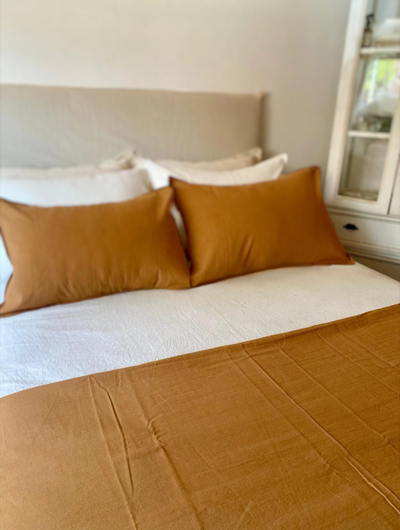 SET PIE DE CAMA Y FUNDAS 2½ - QUEEN SIZE | CANELA