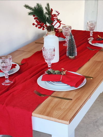 SET ROJO | CAMINO DE MESA + PACK ×4 SERVILLETAS