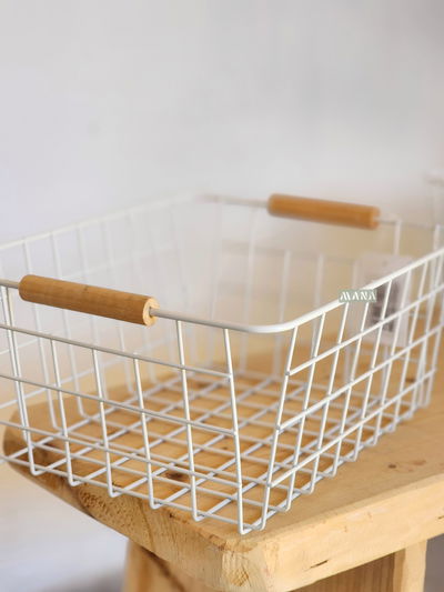 CESTA DE HIERRO Y BAMBÚ 