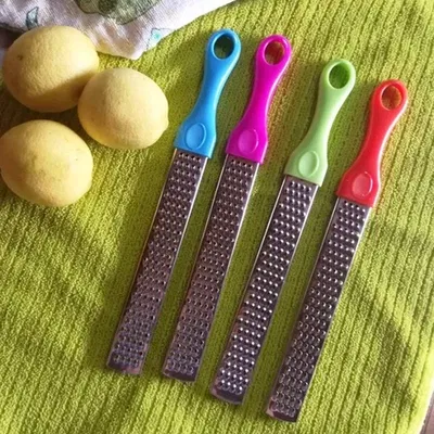 RALLADOR MANGO PLASTICO 27CM