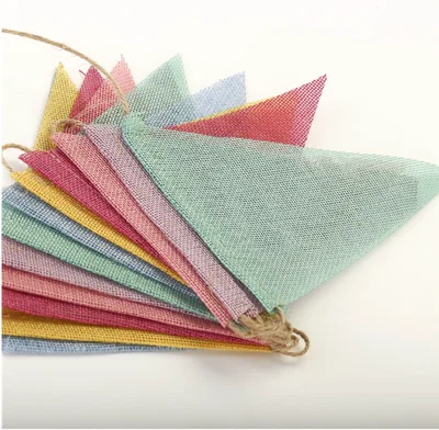 BANDERÍN ARPILLERA COLORES (12 triangulos)