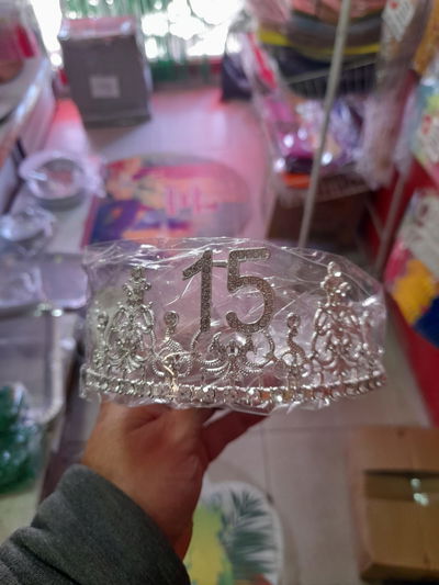 TIARA DE METAL 15 C/PIEDRAS Y STRASS PLATA
