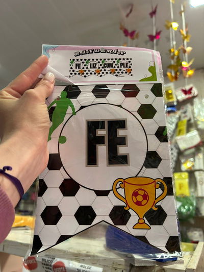 BANDERIN PERSONAJE FÚTBOL FELIZ CUMPLE