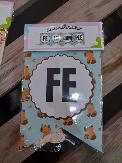 BANDERIN PERSONAJE CARPINCHO CAPIBARA FELIZ CUMPLE