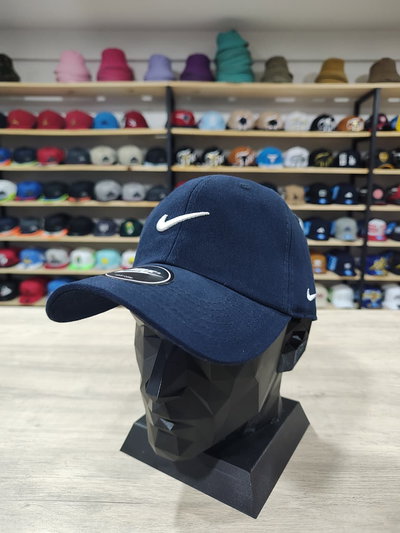 Nike dad 8 
