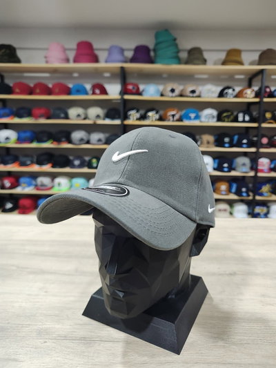 Nike dad 7 