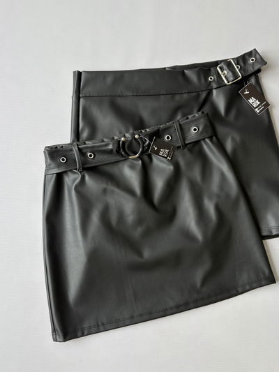 POLLERA ENGOMADA/ ACCESORIO 