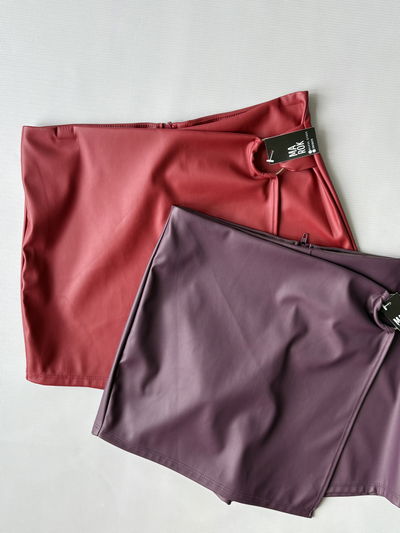 SKORT ENGOMADO/HEBILLA 