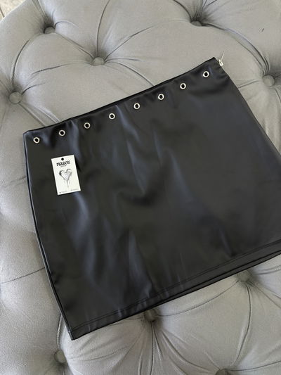 POLLERA CUERINA/ TACHITAS