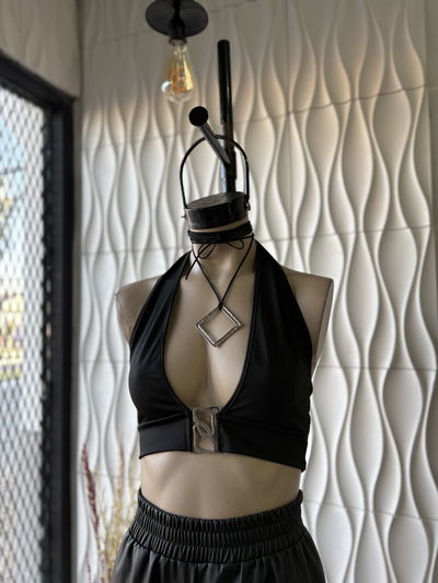 TOP NIA HEBILLA/ MICROFIBRA