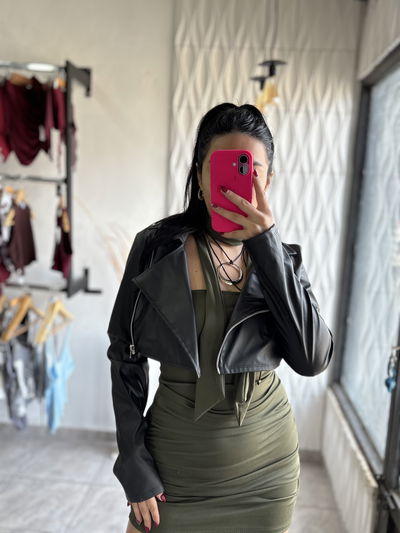 CAMPERA CORTA/ CUERINA 