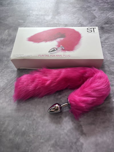 PLUG con cola Talle S